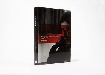 Бумажная книга «Photography. A Cultural History. Fifth Edition», автор Мэри Уорнер Мэриен - фото №2 - миниатюра
