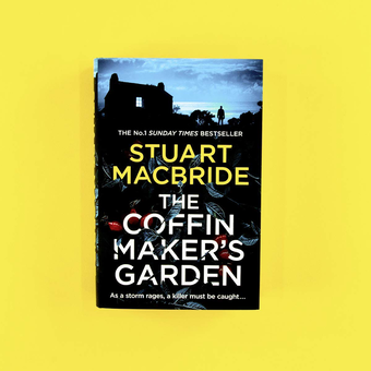 Бумажная книга «The Coffinmaker's Garden», автор Стюарт Макбрайд - фото №7 - миниатюра