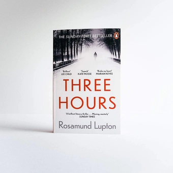 Паперова книга «Three Hours», автор Розамунд Лаптон - фото №3 - мініатюра