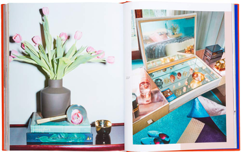 Бумажная книга «The House of Glam. Lush Interiors and Design Extravaganza» - фото №7 - миниатюра