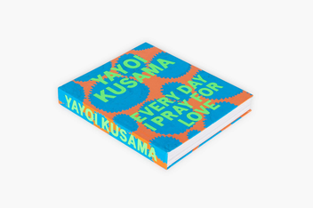 Бумажная книга «Yayoi Kusama. Every Day I Pray for Love», автор Яёи Кусама - фото №4 - миниатюра