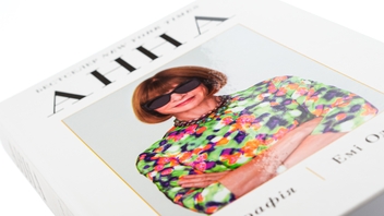 Бумажная книга «Анна. Біографія Анни Вінтур, головної редакторки Vogue», автор Эми Оделл - фото №4 - миниатюра