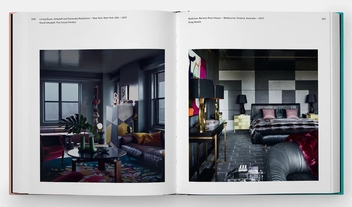 Бумажная книга «Living in Colour: Colour in Contemporary Interior Design», автор Редакторы "Phaidon" - фото №7 - миниатюра