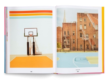Бумажная книга «Courtside Candy: The Culture and Influence of Basketball» - фото №8 - миниатюра