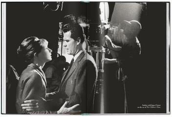 Paper book «Bob Willoughby: Audrey Hepburn. Photographs 1953–1966» - фото №7 - миниатюра