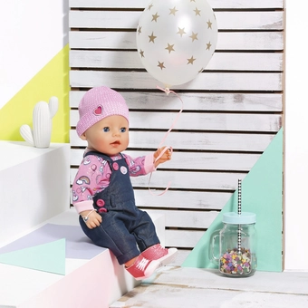  «Пупс Zapf Baby Born Джинсовый Стиль 43 см с аксессуарами (824238)», бренда Zapf Creation - фото №3 - миниатюра