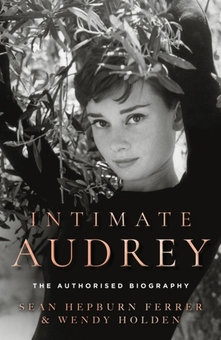 Бумажная книга «Intimate Audrey», автор Венди Холден - фото №1 - миниатюра