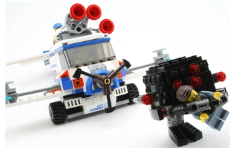  «Конструктор LEGO Movie Летающая поливалка 351 деталь (70811)», бренда LEGO - фото №4 - миниатюра