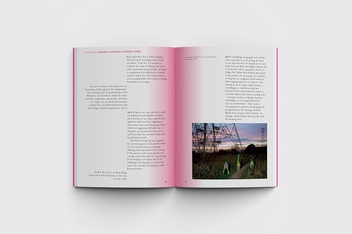 Бумажная книга «Surrealism and Design Now», авторов Кэтрин Джонсон, Сюзанна Браун, Гленн Адамсон - фото №8 - миниатюра