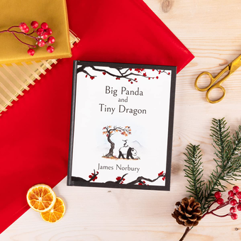 Бумажная книга «Big Panda and Tiny Dragon», автор Джеймс Норбери - фото №2 - миниатюра