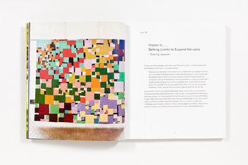 Бумажная книга «The Improv Handbook for Modern Quilters. A Guide to Creating, Quilting, and Living Courageously», автор Шерри Вуд - фото №7 - миниатюра