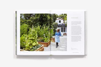 Бумажная книга «A Garden Can Be Anywhere. Creating Bountiful and Beautiful Edible Gardens», автор Лаури Кранц - фото №3 - миниатюра