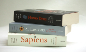 Паперова книга «Yuval Noah Harari Box Set», автор Юваль Ной Харарі - фото №6 - мініатюра