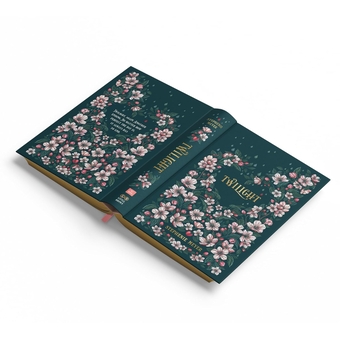 Бумажная книга «Twilight Deluxe Collector's Edition: Twilight, Book 1», автор Стивен Мейер - фото №3 - миниатюра