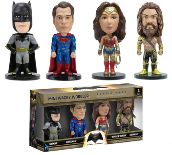  «Набор коллекционных фигурок Funko Pop! Pop heroes Бэтмен против Супермена (FK7278)», бренда Funko Pop - фото №2 - миниатюра