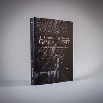 Бумажная книга «The Photography of Game of Thrones», авторов Майкл Когге, Хелен Слоан - фото №3 - миниатюра