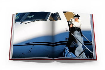 Бумажная книга «The Art of Flying», автор Джош Кондон - фото №6 - миниатюра
