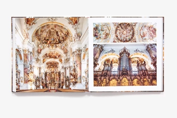 Бумажная книга «Sacred Spaces: The Awe-Inspiring Architecture of Churches and Cathedrals», автор Гийом де Лобье - фото №6 - миниатюра