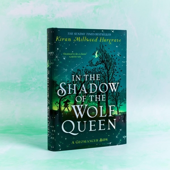 Бумажная книга «In the Shadow of the Wolf Queen», автор Киран Миллвуд Харгрейв - фото №2 - миниатюра