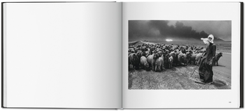 Бумажная книга «Sebastião Salgado. Kuwait, A Desert on Fire», автор Себастьян Сальгадо - фото №5 - миниатюра
