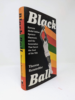 Paper book «Black Ball. Kareem Abdul-Jabbar, Spencer Haywood, and the Generation that Saved the Soul of the NBA», author Theresa Runstedtler - фото №3 - миниатюра