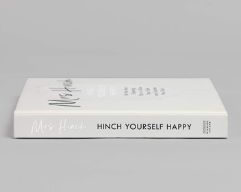 Бумажная книга «Hinch Yourself Happy: All The Best Cleaning Tips To Shine Your Sink And Soothe Your Soul», автор Миссис Хинч - фото №2 - миниатюра