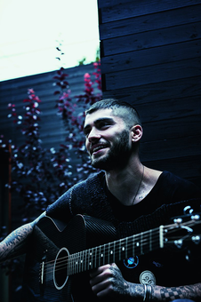 Бумажная книга «Zayn», автор Зейн Малик - фото №5 - миниатюра