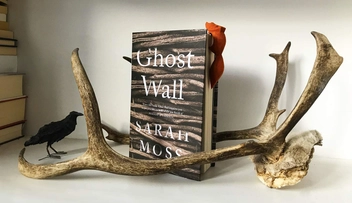Бумажная книга «Ghost Wall», автор Сара Мосс - фото №2 - миниатюра