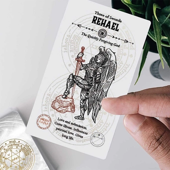 Паперова книга «Angel Tarot», автор Тревіс Макгенрі - фото №4 - мініатюра