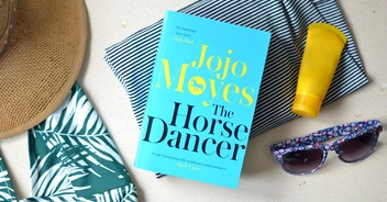 Паперова книга «The Horse Dancer», автор Джоджо Мойєс - фото №4 - мініатюра