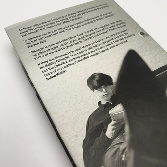 Паперова книга «Tenement Kid. Rough Trade Book of the Year», автор Боббі Гіллеспі - фото №4 - мініатюра