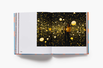 Бумажная книга «Yayoi Kusama. Every Day I Pray for Love», автор Яёи Кусама - фото №11 - миниатюра