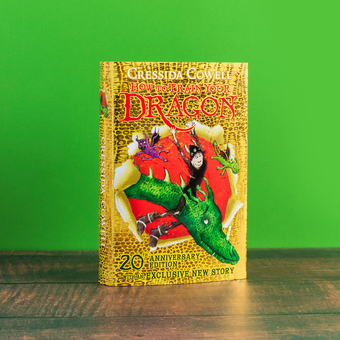 Бумажная книга «How to Train Your Dragon 20th Anniversary Edition», автор Крессида Коуэлл - фото №5 - миниатюра