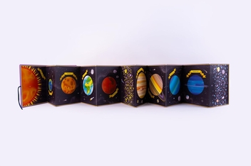 Бумажная книга «Explore the Solar System: A Fold-Out, Lift-the-Flap Book» - фото №8 - миниатюра