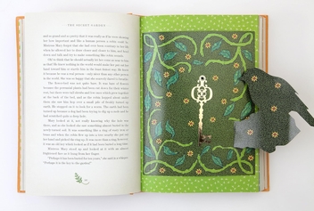 Бумажная книга «The Secret Garden», автор Фрэнсис Бернетт - фото №11 - миниатюра