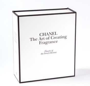 Бумажная книга «Chanel. The Art of Creating Fragrance. Flowers of the French Riviera (set of 6 books)», автор Лионель Пайес - фото №8 - миниатюра