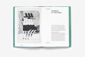 Паперова книга «Yves Saint Laurent: The Scandal Collection, 1971», авторів Домінік Вейон, Олів'є Сайяр - фото №8 - мініатюра