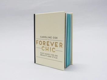 Бумажная книга «Forever Chic: Must-Have Tips on Beauty and Style», автор Кэролайн Кокс - фото №2 - миниатюра