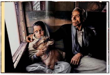 Бумажная книга «Steve McCurry Animals», авторов Стив Маккарри, Реуэл Голден - фото №9 - миниатюра