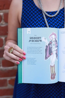 Бумажная книга «50 Ways to Wear Accessories», автор Лорен Фридман - фото №2 - миниатюра