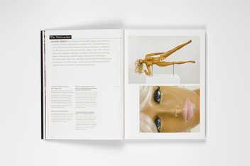 Бумажная книга «Play With Me. Dolls, Women and Art », автор Грейс Бэнкс - фото №3 - миниатюра