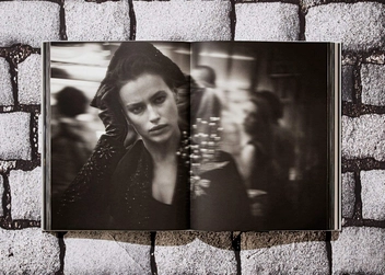 Бумажная книга «Peter Lindbergh. Dior», автор Мартин Харрисон - фото №10 - миниатюра