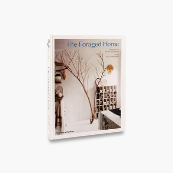 Паперова книга «The Foraged Home», авторів Олівер МакЛеннан, Джоанна МакЛеннан - фото №2 - мініатюра