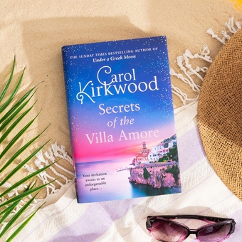 Бумажная книга «Secrets of the Villa Amore», автор Керол Кирквуд - фото №2 - миниатюра