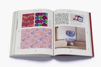Паперова книга «Japanese Design Since 1945. A Complete Sourcebook», автор Наомі Поллок - фото №9 - мініатюра