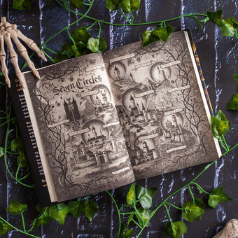 Бумажная книга «Kingdom of the Wicked», автор Керри Манискалко - фото №2 - миниатюра
