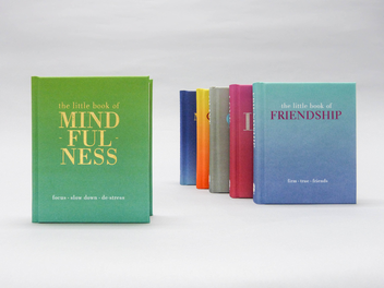 Бумажная книга «The Little Book of Friendship: Firm. True. Friends», автор Тидди Роуэн - фото №3 - миниатюра