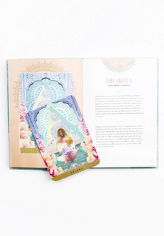 Паперова книга «A Yogic Path Oracle Deck and Guidebook», автор Сахара Роза Кетабі - фото №3 - мініатюра