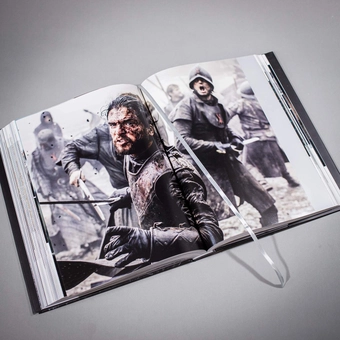 Бумажная книга «The Photography of Game of Thrones», авторов Майкл Когге, Хелен Слоан - фото №9 - миниатюра