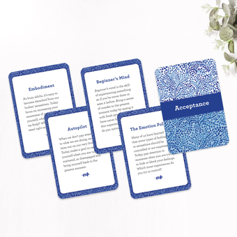 Бумажная книга «ACT Daily Card Deck. 52 Ways to Stay Present and Live Your Values Using Acceptance and Commitment Therapy», авторов Дебби Соренсен, Диана Хилл - фото №5 - миниатюра